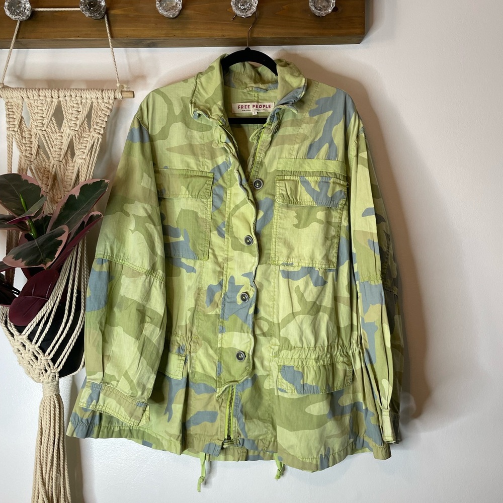 Free People Lead the Way camo jacket in MEDIUM